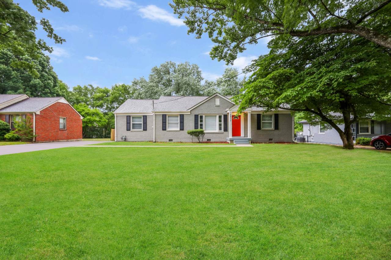 2817 Dunmore Dr - Photo 1