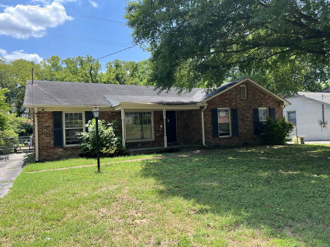 667 Huntington Pkwy - Photo 1