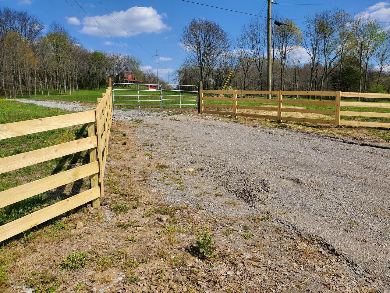 2525 Linwood Rd - Photo 1