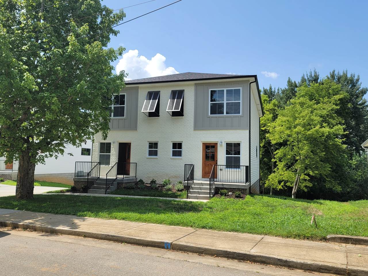 938 Charlotte St - Photo 1