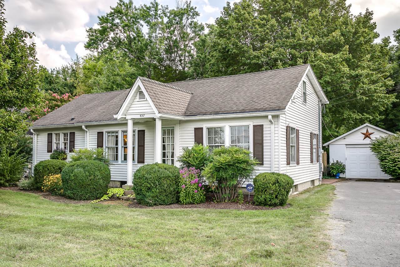 437 Battle Ave - Photo 1