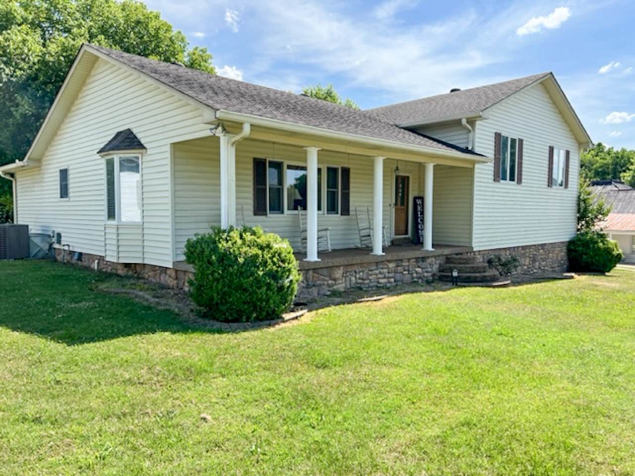 311 Locust St - Photo 1