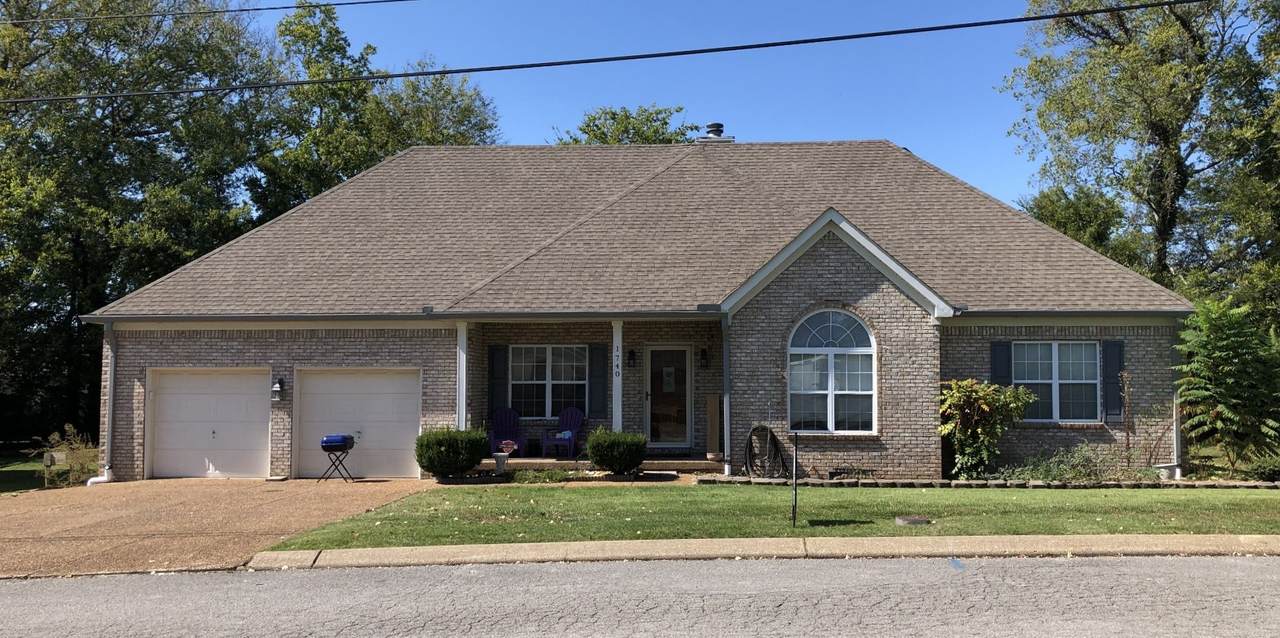 1740 University Dr - Photo 1