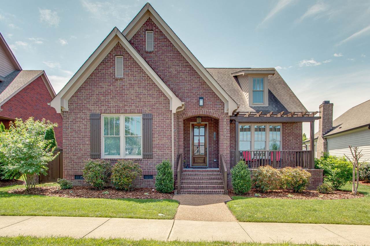 3440 Colebrook Dr - Photo 1