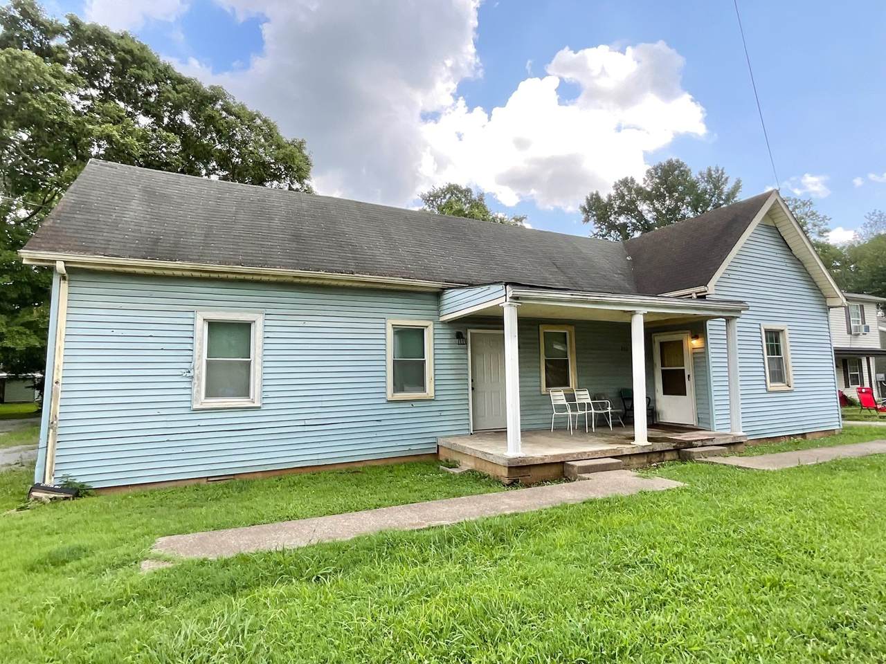 702 N Academy St - Photo 1