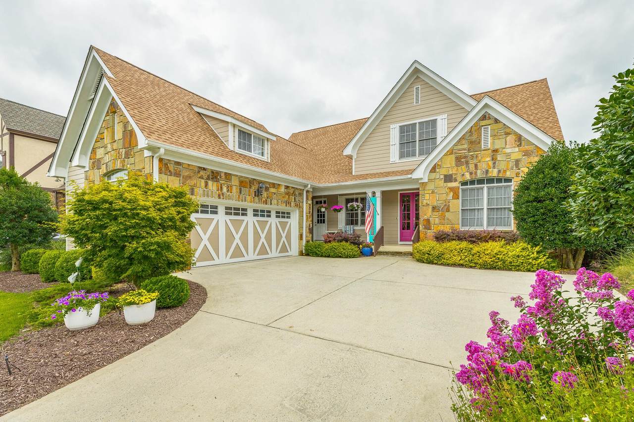 725 Black Creek Dr - Photo 1