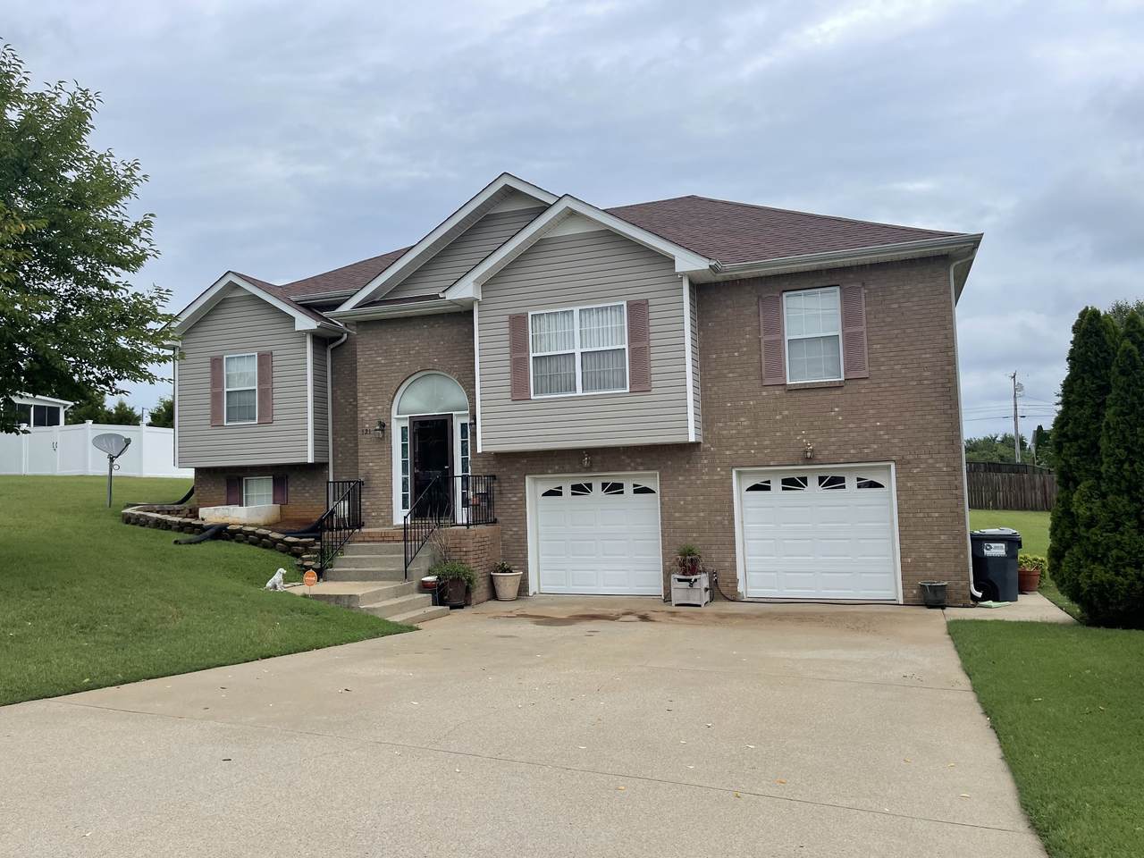 321 Greenspoint Ct - Photo 1
