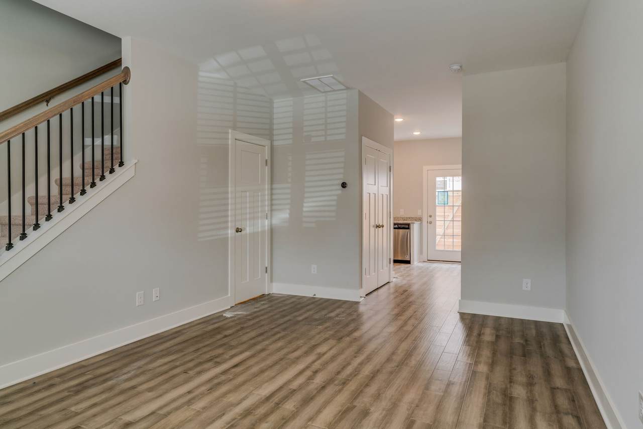 2537 Hanford Ave. - Photo 1