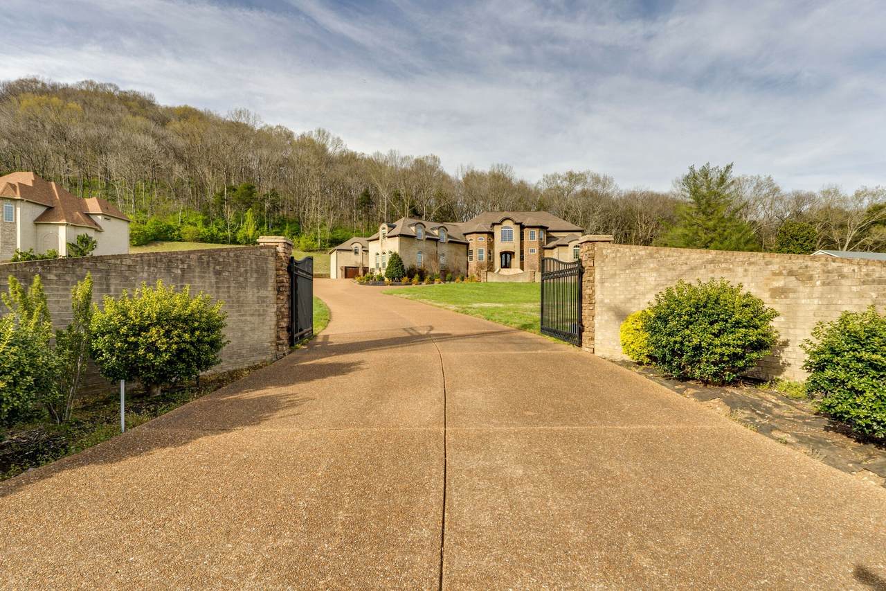 4924 Clarksville Hwy - Photo 1
