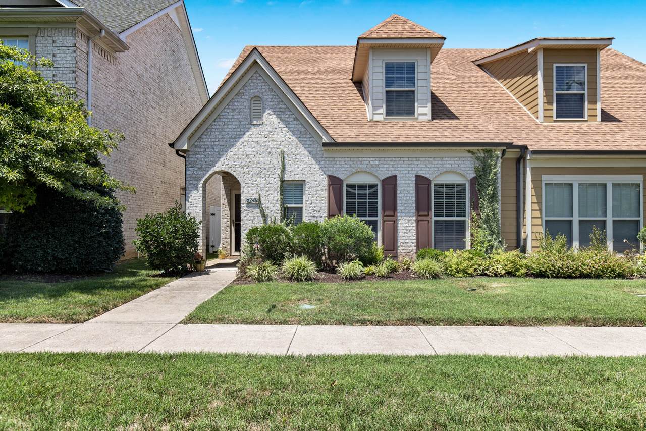 2240 Cason Ln - Photo 1