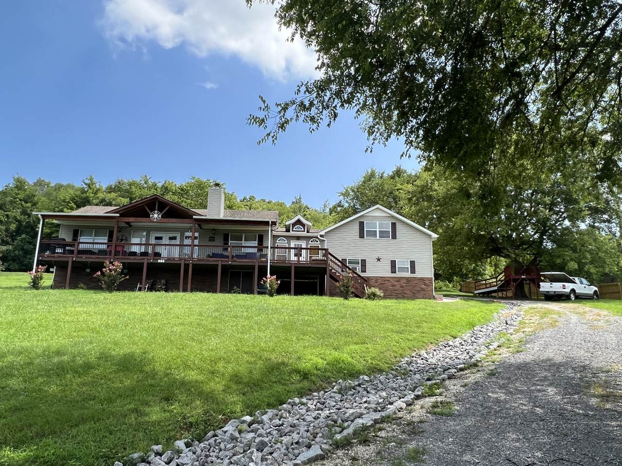 550 Sullivan Bend Rd - Photo 1