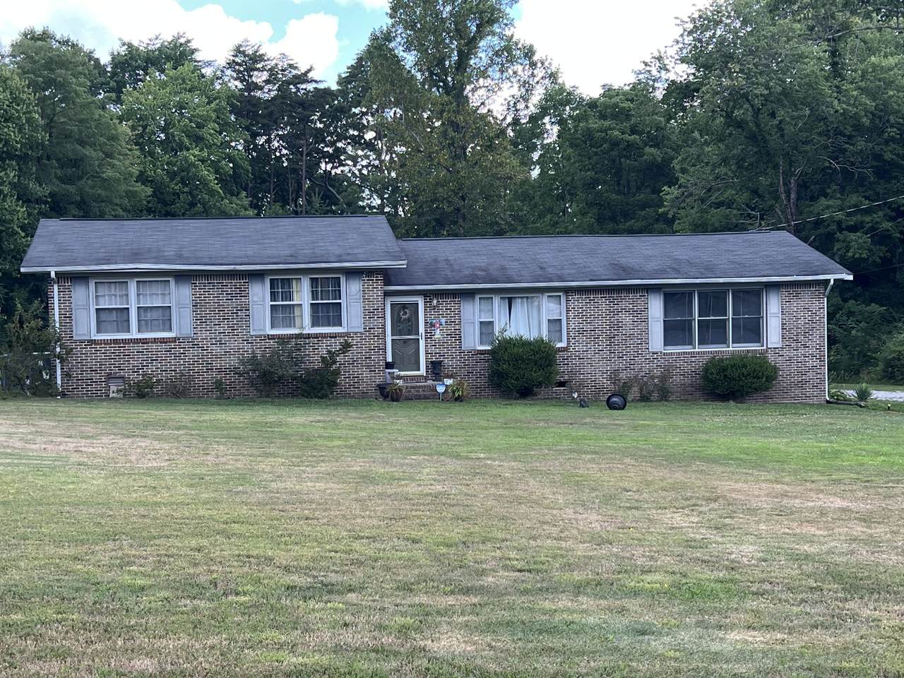 1403 Hobbs Hill Rd - Photo 1