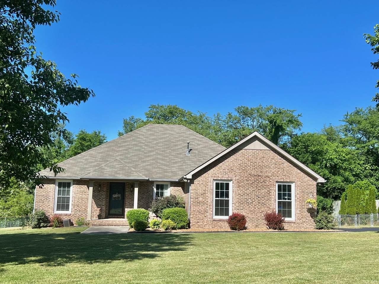 102 Safley Dr - Photo 1