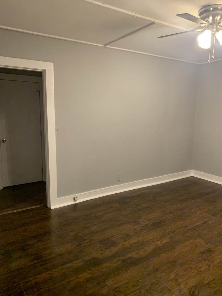 620 Elder St - Photo 1