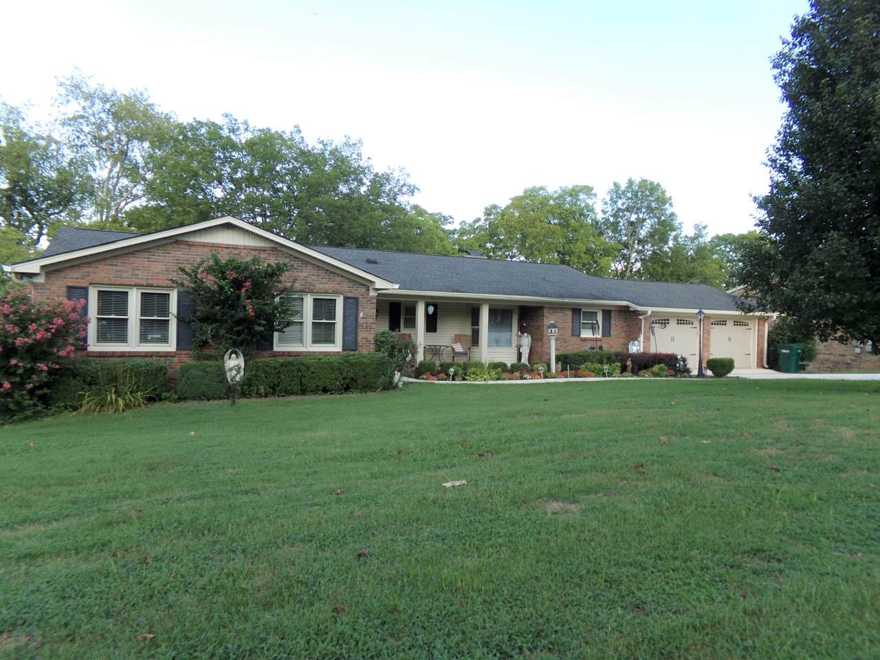 1306 Jackson Dr - Photo 1