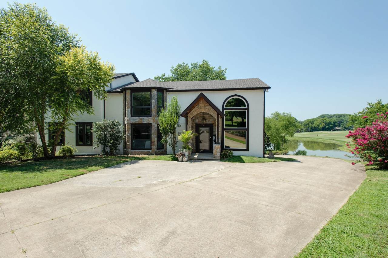 112 Oakland Hills Dr - Photo 1