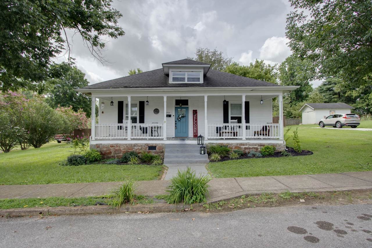 204 Jefferson Ave - Photo 1