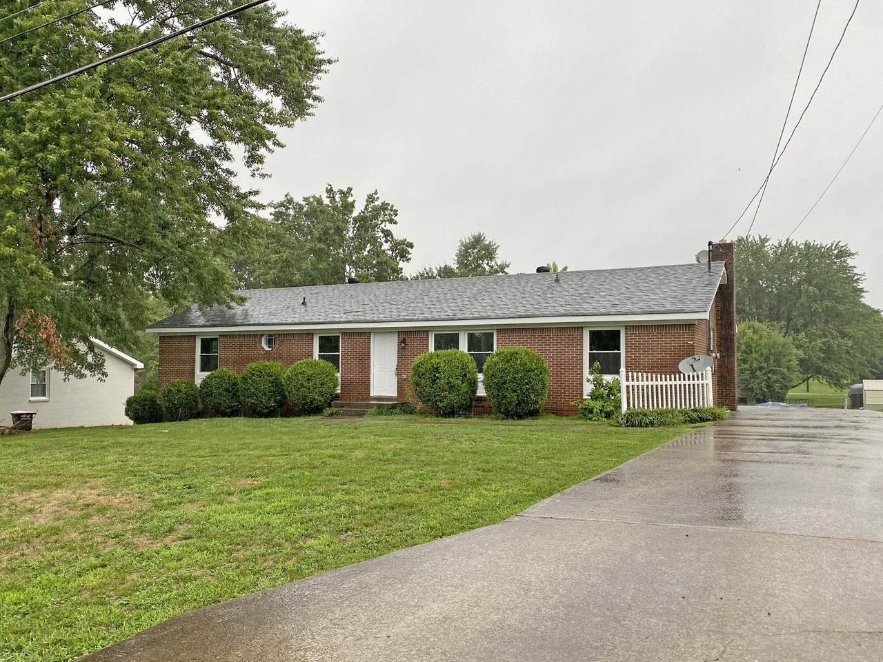 927 Kenwood Drive - Photo 1