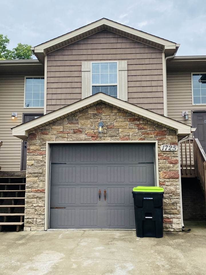 1725 Thistlewood Dr - Photo 1