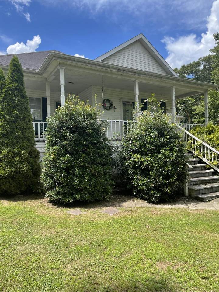287 Oak St - Photo 1
