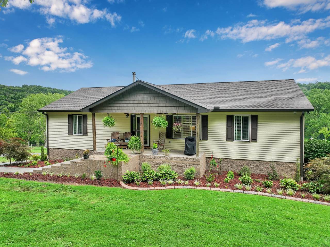 1025 Anderson Rd - Photo 1