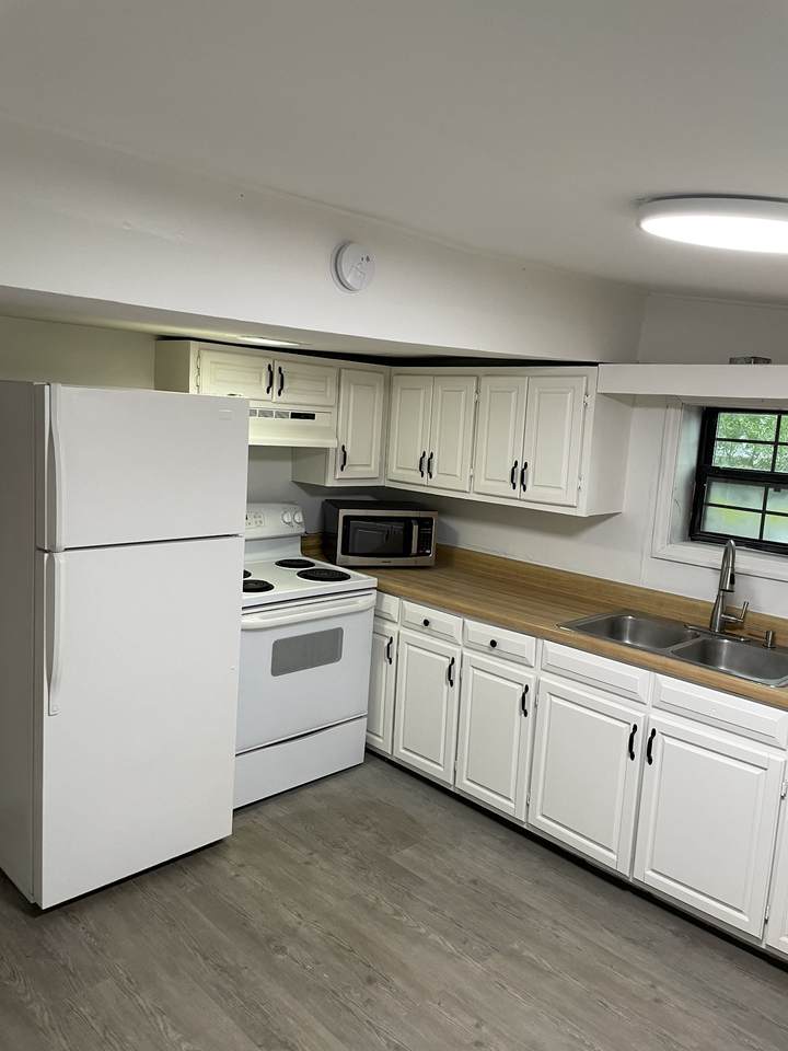 212 6th Ave - Photo 1