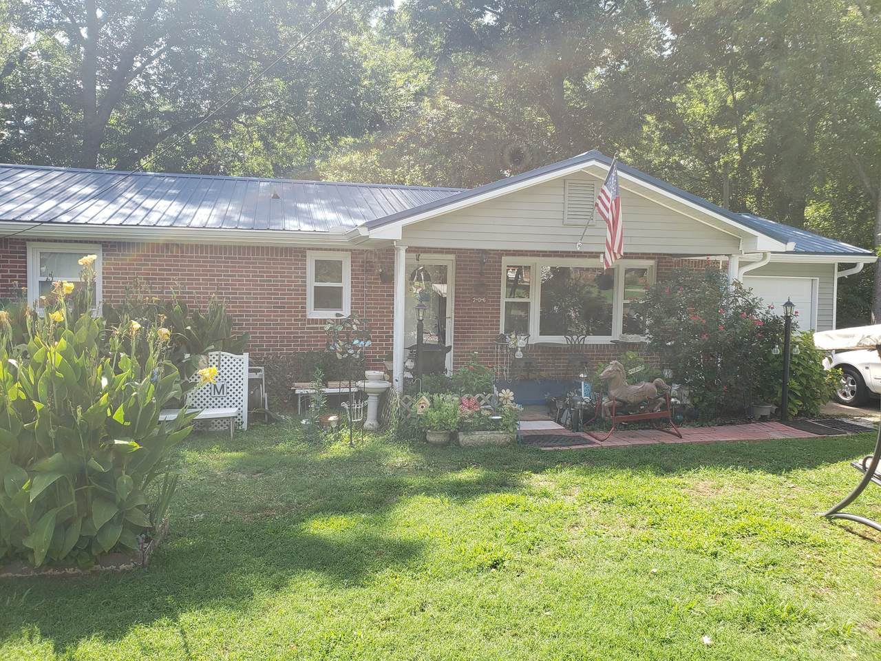 206 Tucker St - Photo 1