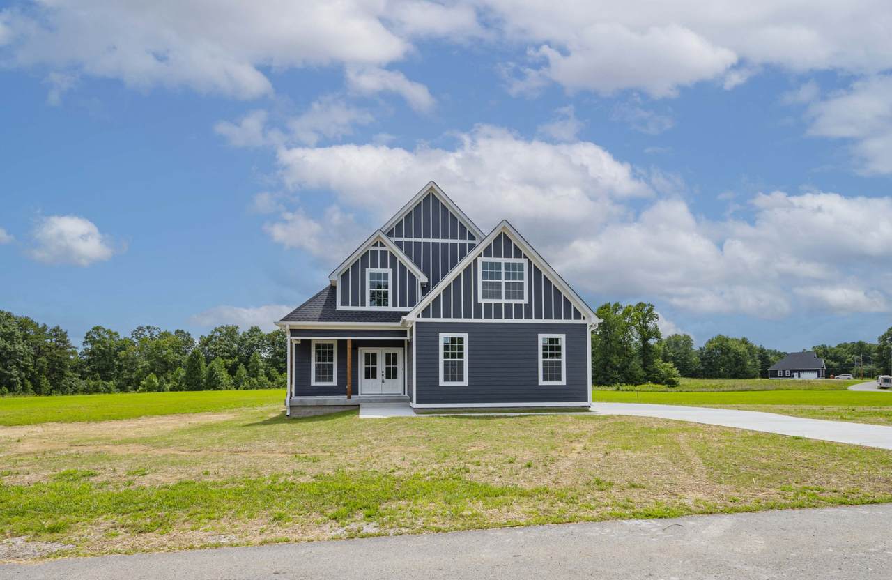 180 Lakewood Cir - Photo 1