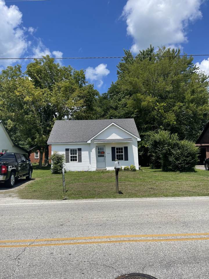 414 Meador Dr - Photo 1