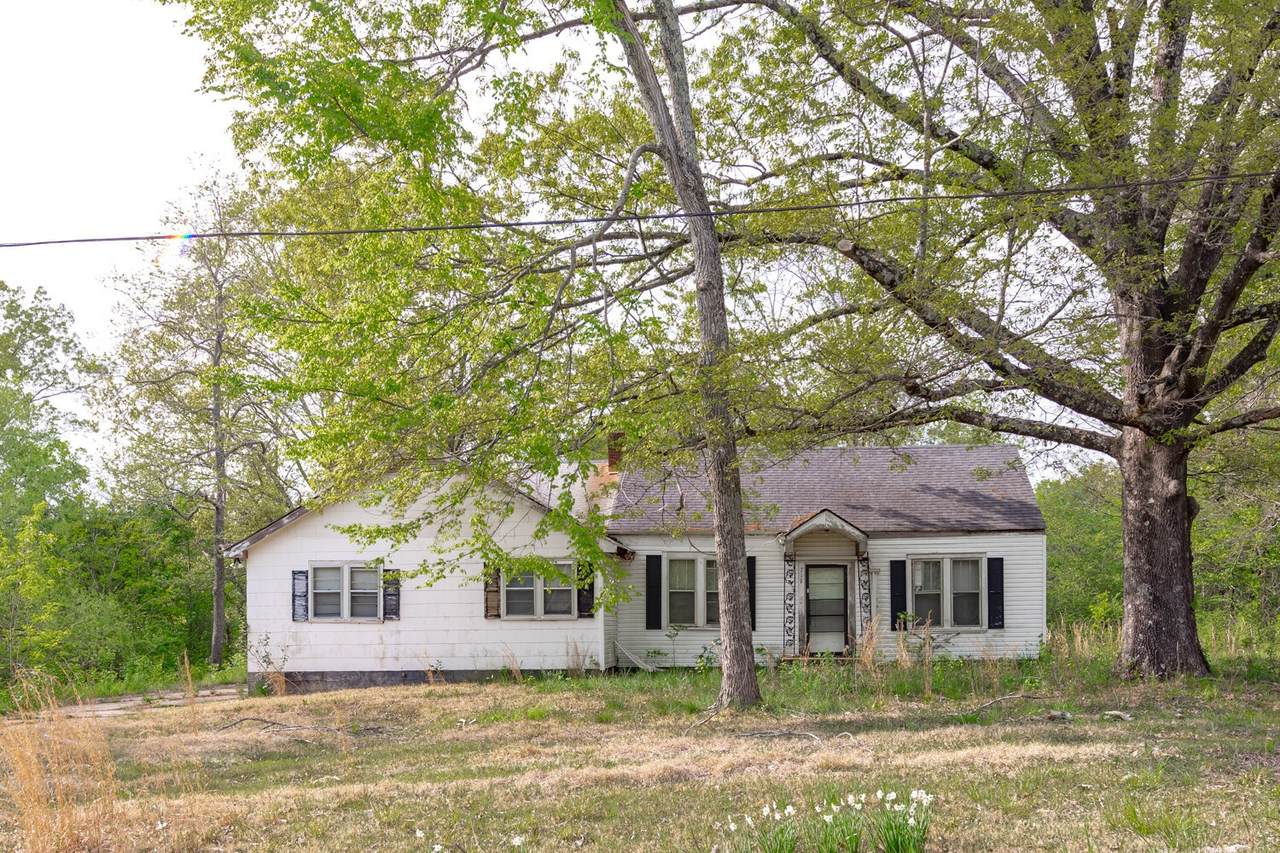 717 Palmyra Rd - Photo 1