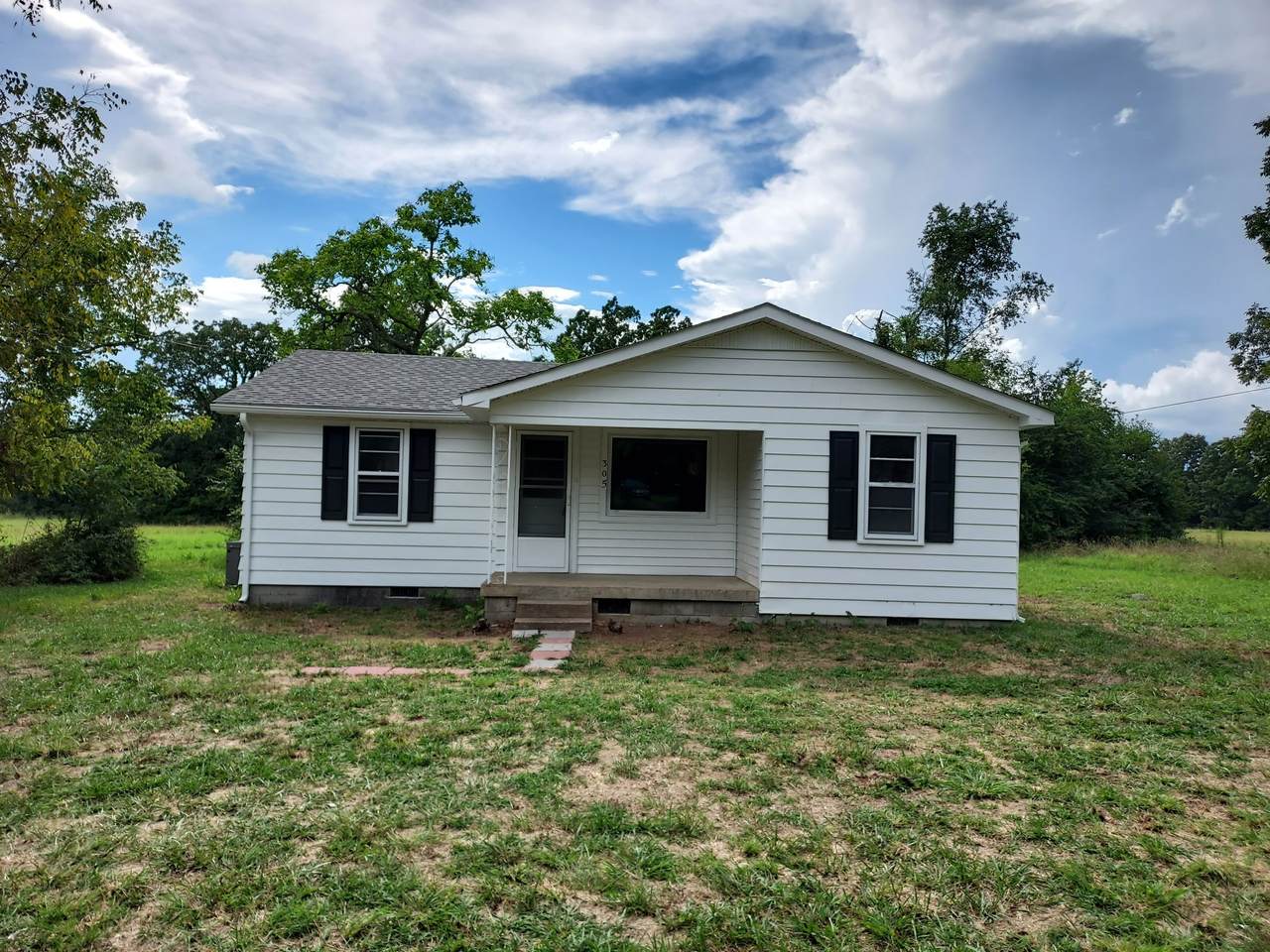 305 Marbury Rd - Photo 1