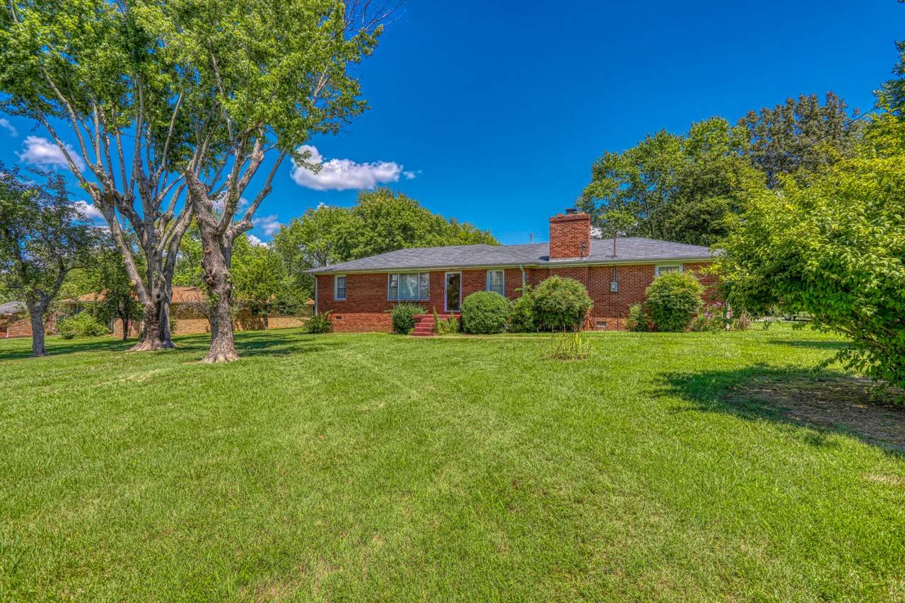 214 Hamlett Dr - Photo 1