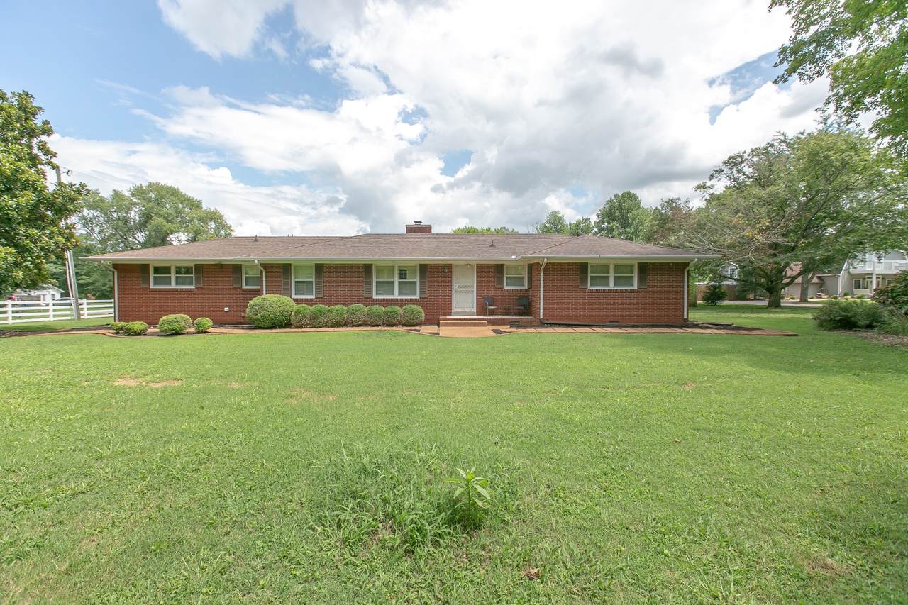 2106 Tulip Hill Dr - Photo 1