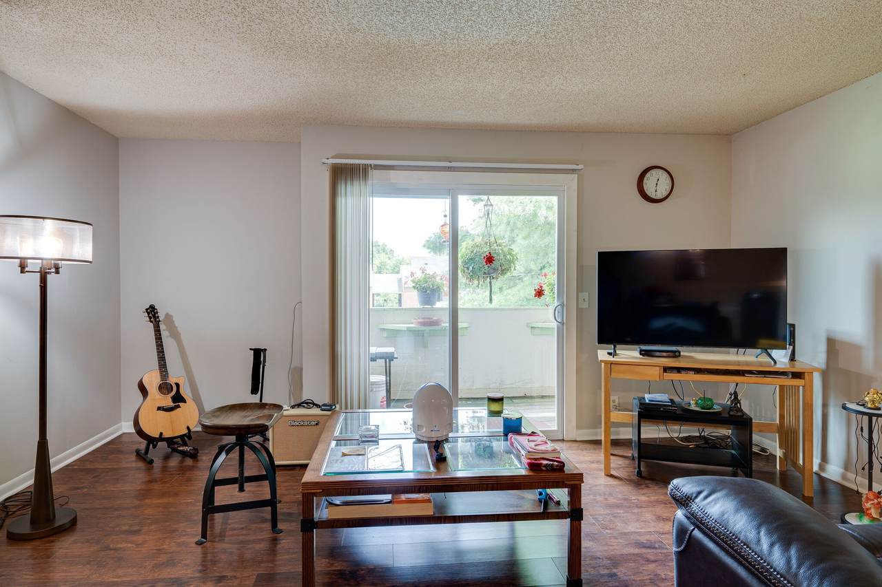 515 Basswood Ave - Photo 1