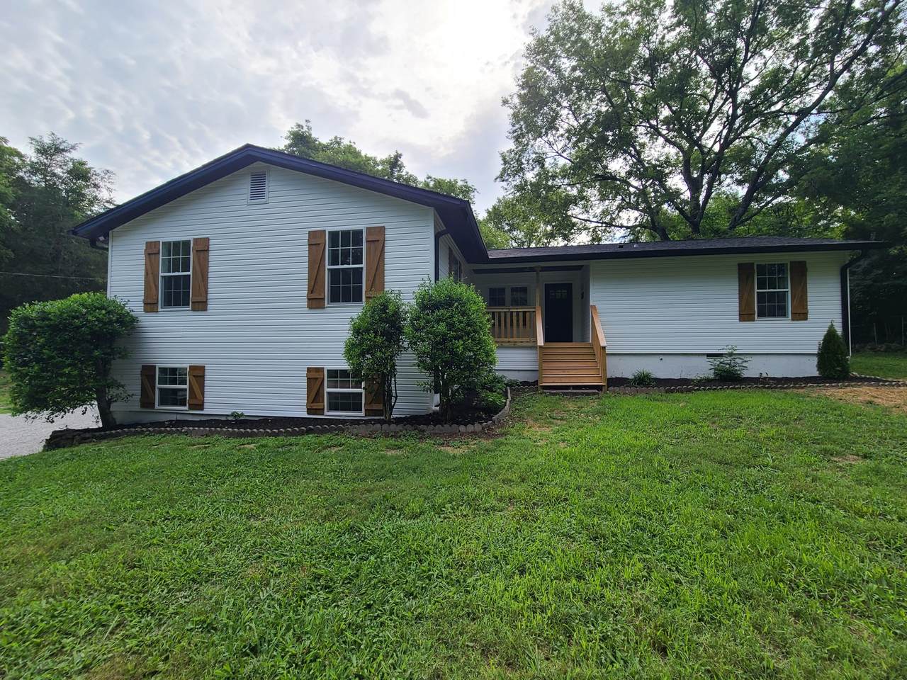 2707 Jones Ave - Photo 1