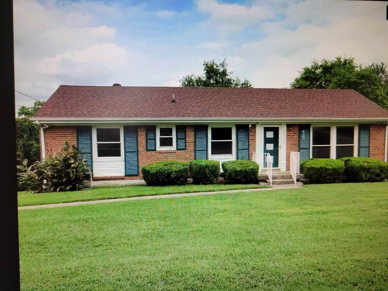 1995 Upland Dr - Photo 1