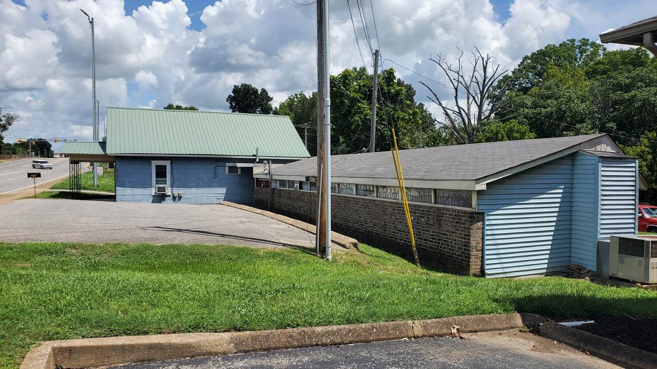 218 S Locust Ave - Photo 1