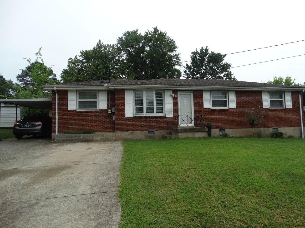285 Garry Dr - Photo 1