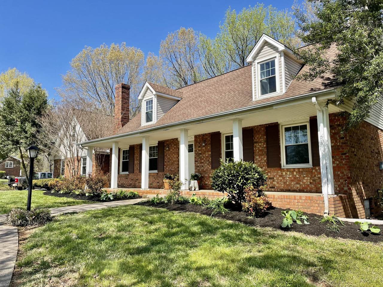 621 Cornwall Rd - Photo 1