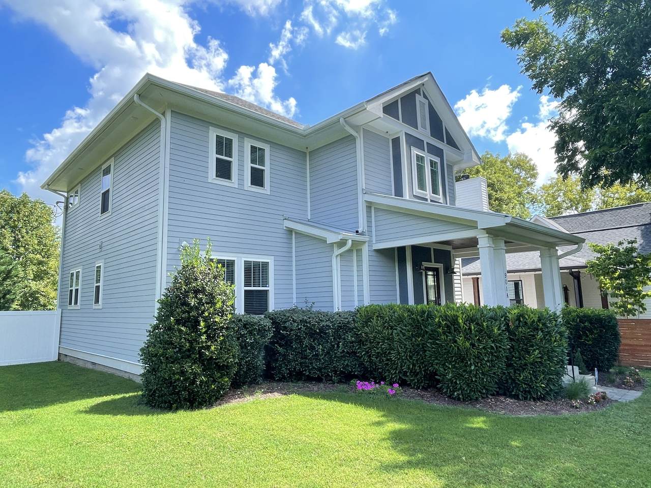 901 Virginia Ave - Photo 1