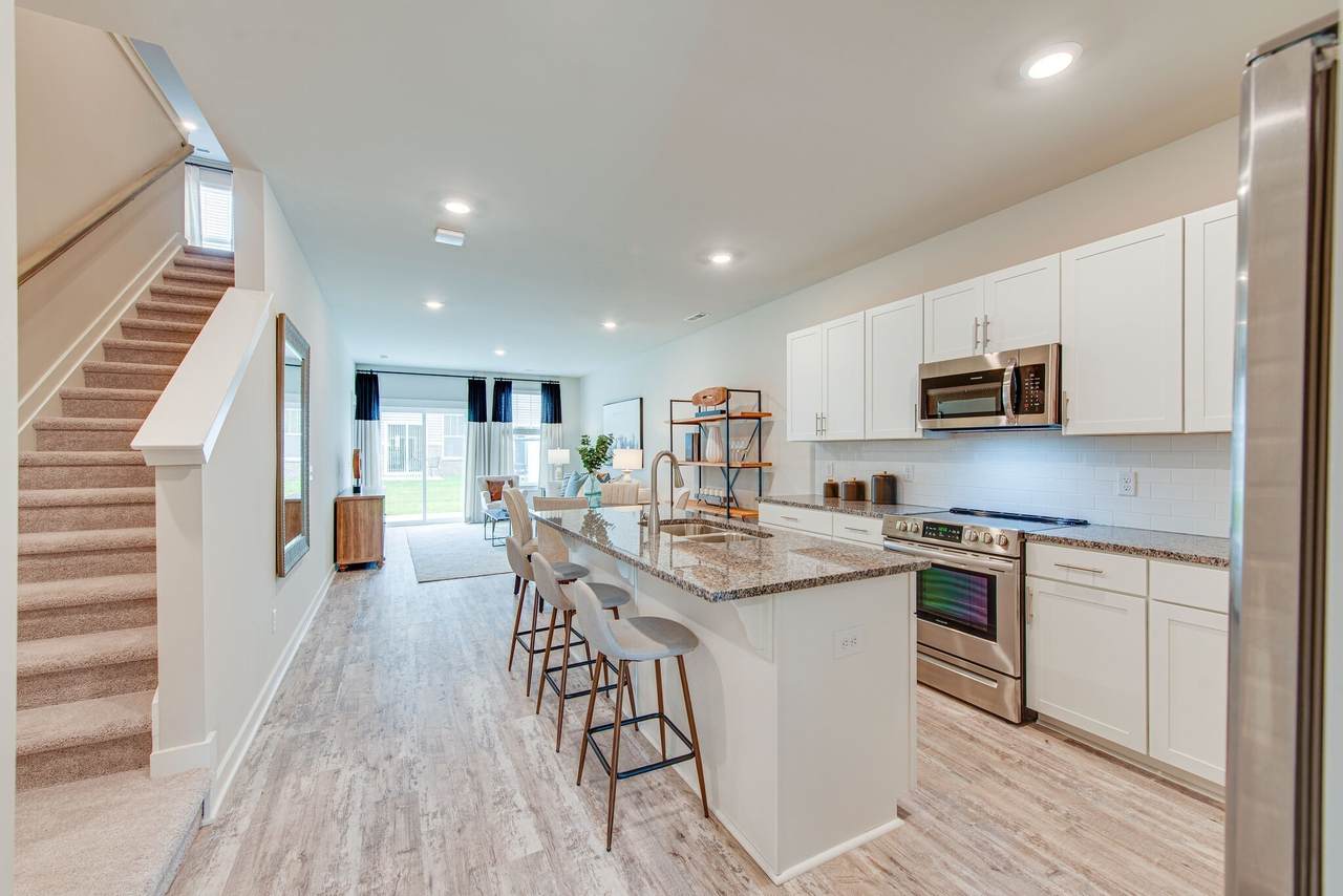 702 Mickelson Way - Photo 1