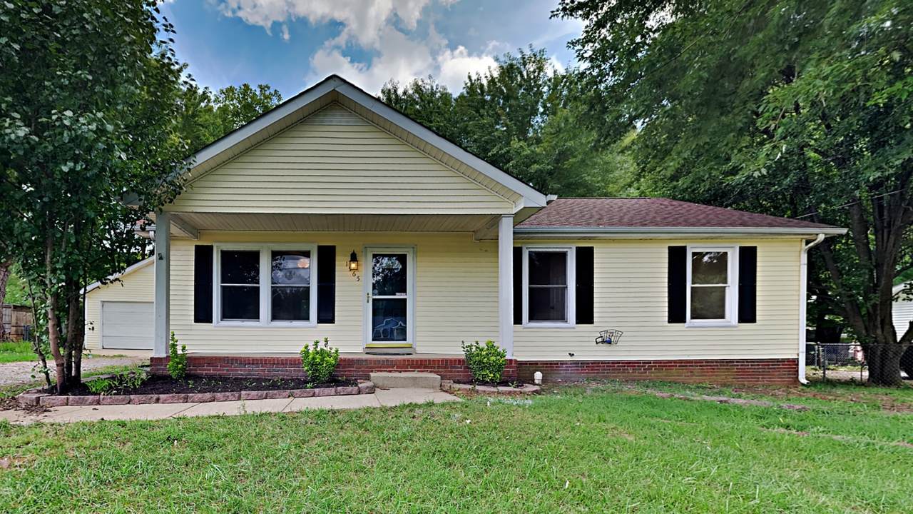 1565 Mary Beth Ln - Photo 1