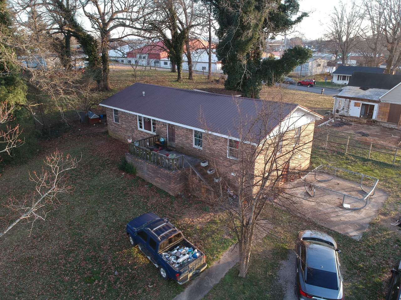205 4th St - Photo 1