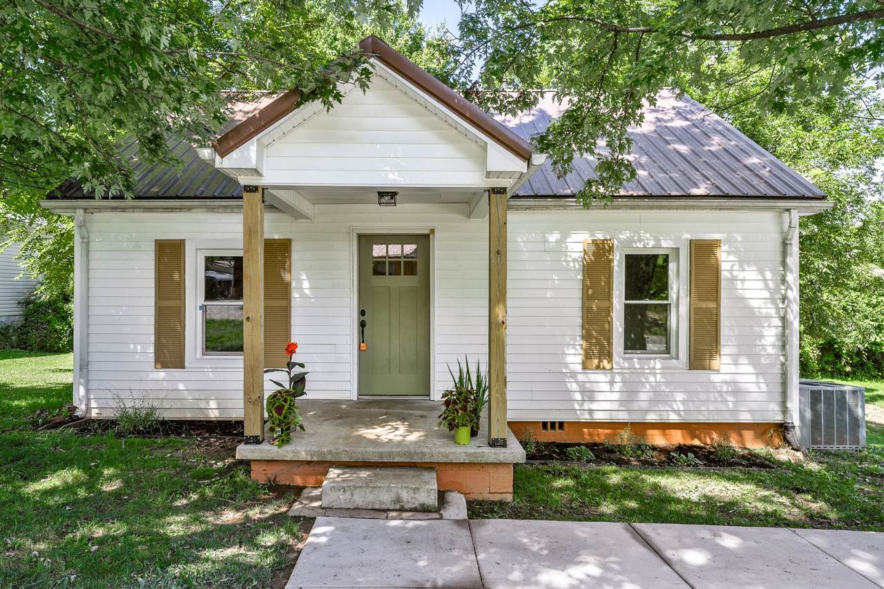 206 Slash Ln - Photo 1