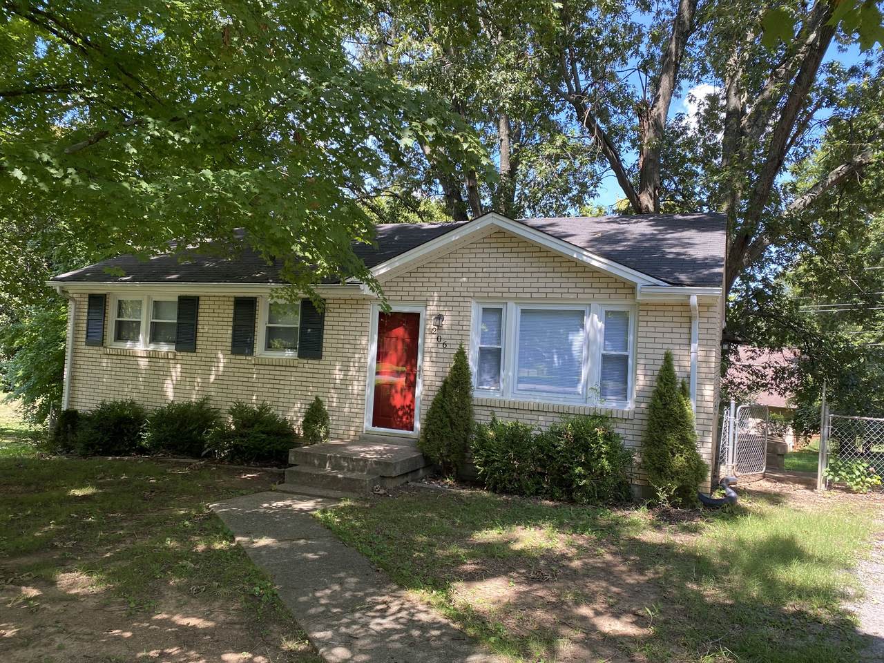 206 Paddock - Photo 1