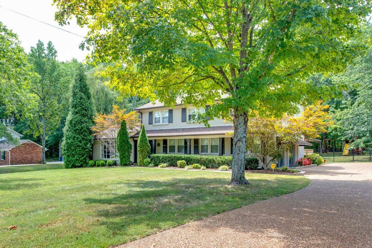 817 Forest Hills Dr - Photo 1