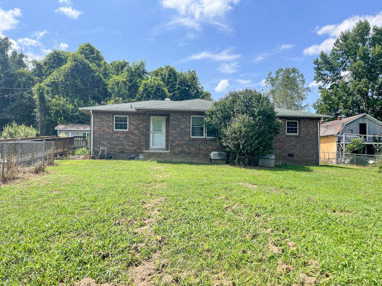 338 Rosewood Ln - Photo 1