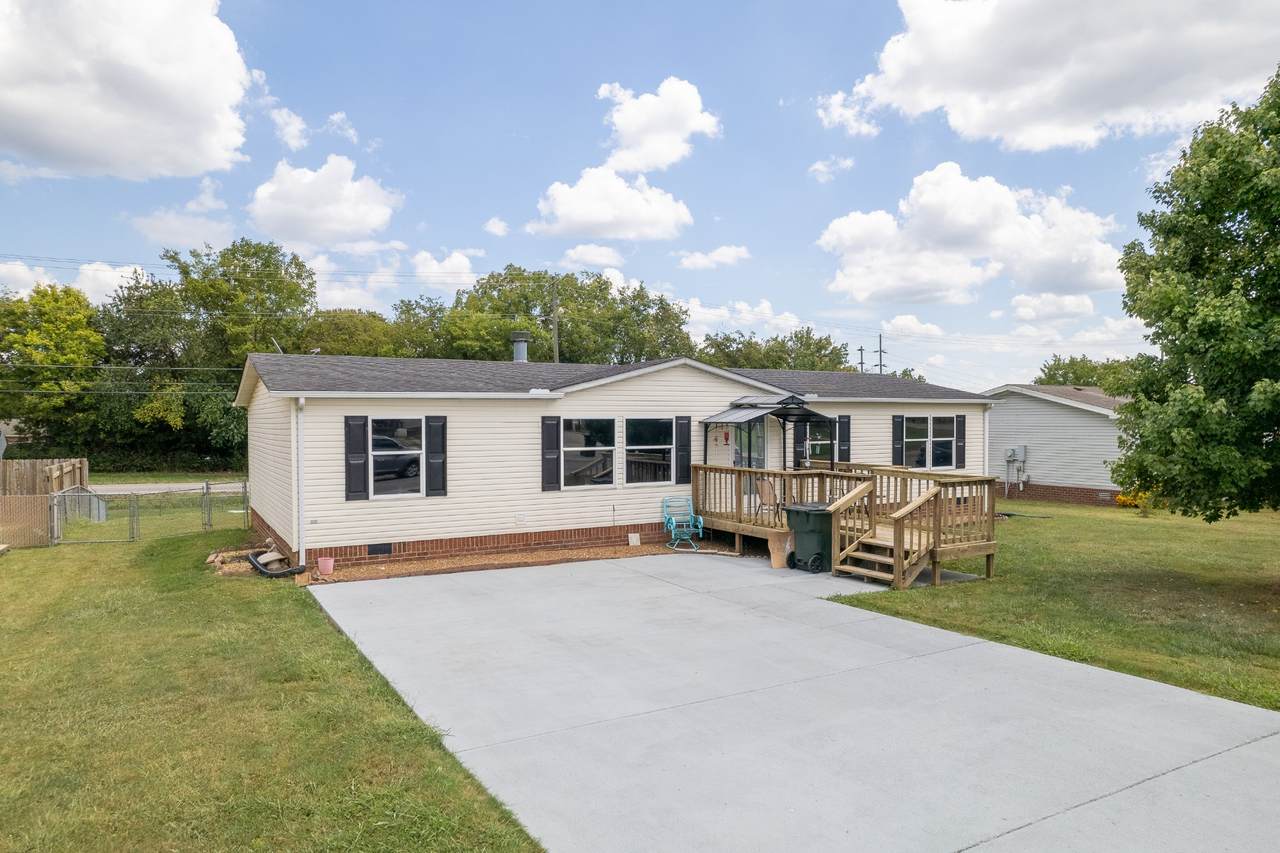 1095 Katherine St - Photo 1