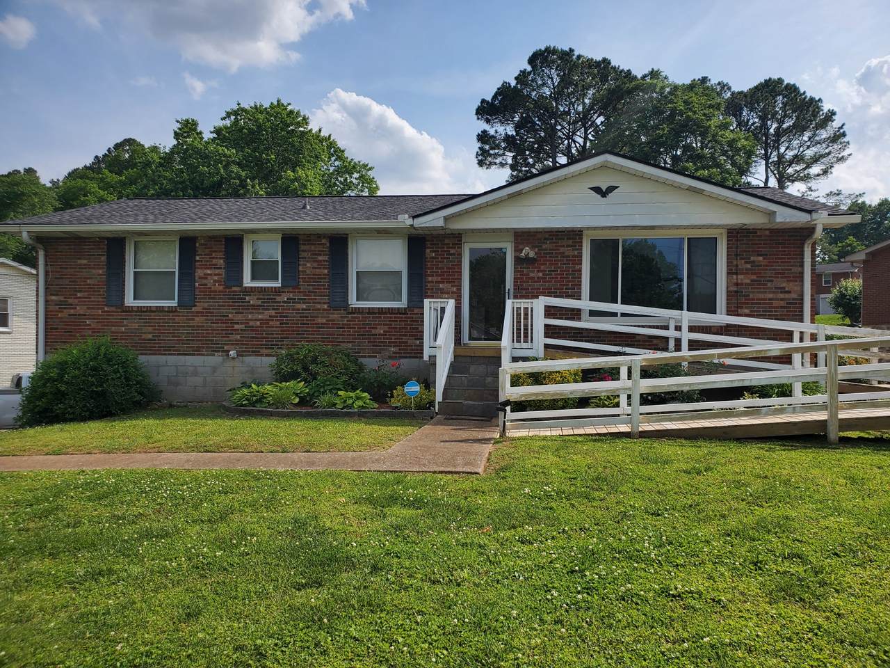 4013 Plantation Dr - Photo 1