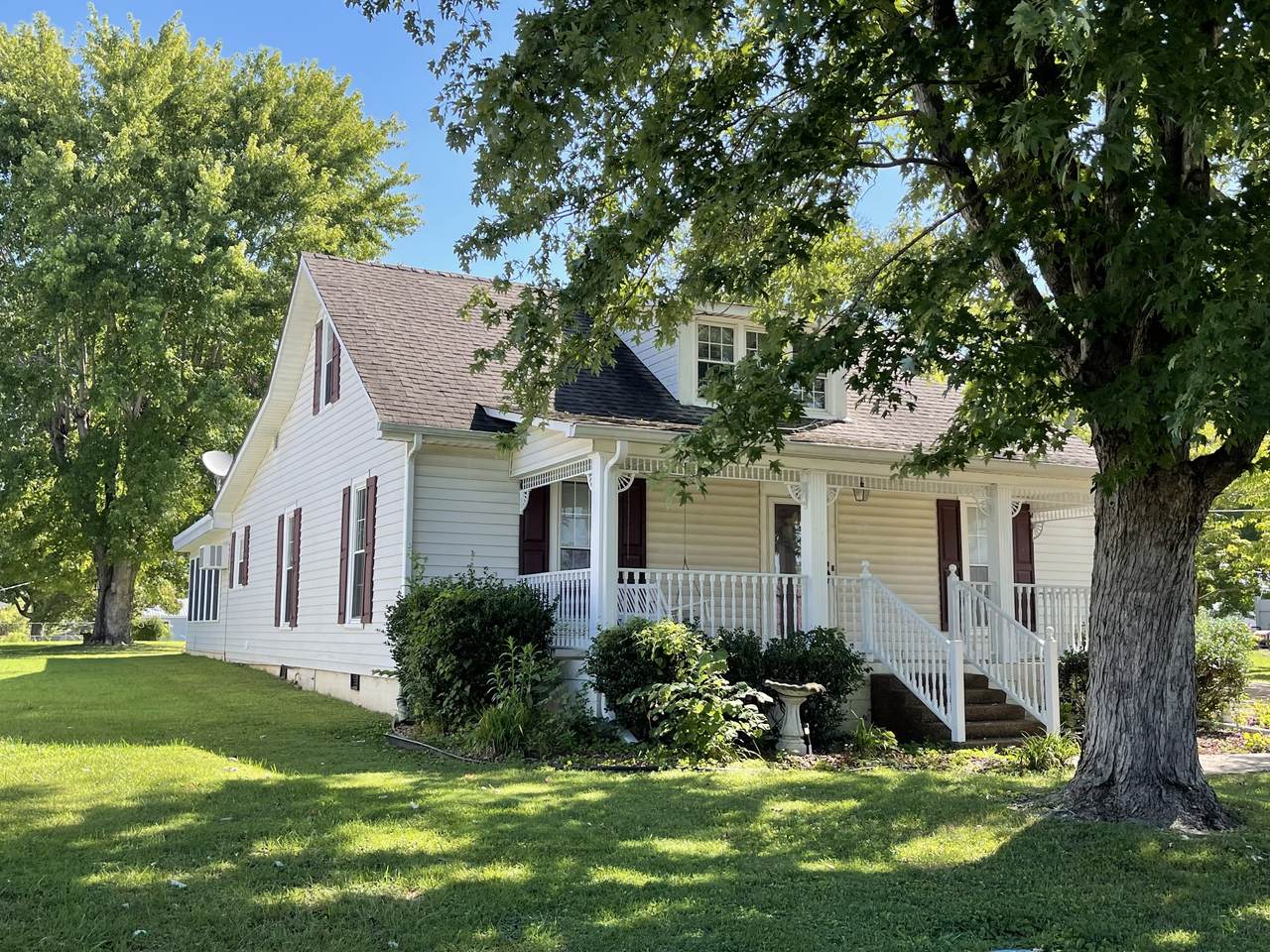 108 King St - Photo 1